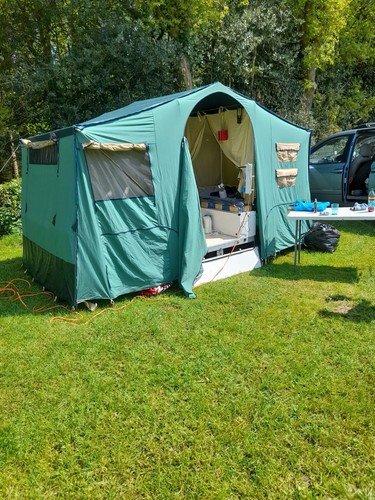 Trailer tent sleeps 6 - tent,