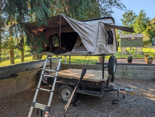 Trailer with roof - , tent